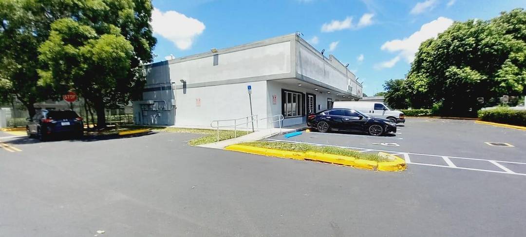 THIS PRIME INVESTMENT PROPERTY SPANS 5, 500 SF ON A 0.