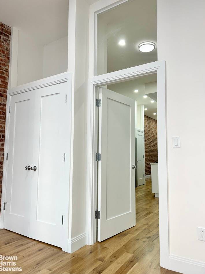 Brand New Gorgeous 2 Bedroom in Carnegie Hill with washer and dryer AVAILABLE IMMEDIATELY NO DOGS ALLOWED Two large queen size bedrooms Brand new stainless kitchen with breakfast bar Dishwasher ...