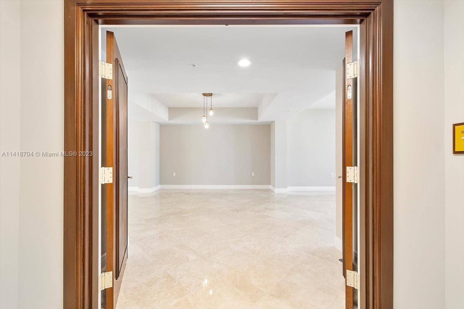 Welcome to an Extraordinary opportunity to rent a lavish 1800 sqft.