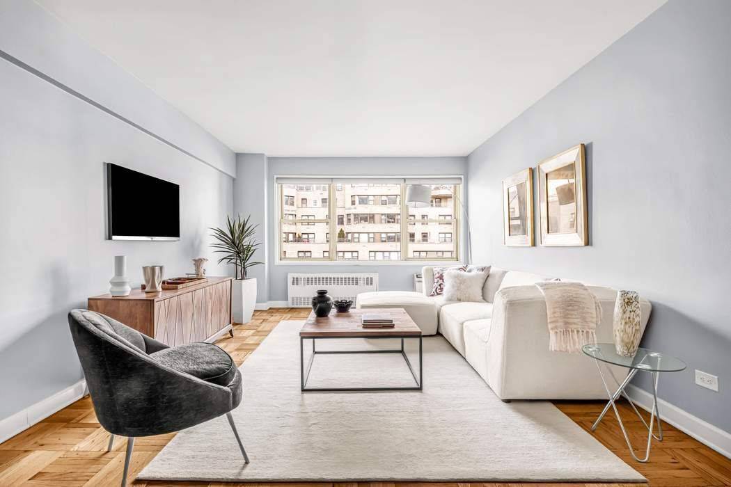 NEW FABULOUS NORTH GARDEN FACING ONE BEDROOM FOR SALE Beautifully proportioned home at the iconic Sheridan, one of Greenwich Village s most sought after, full service boutique cooperatives.