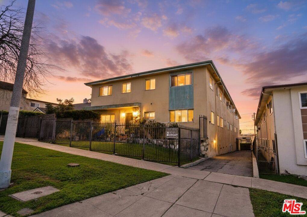 543  N Ardmore Ave 14BR Mid Wilshire La