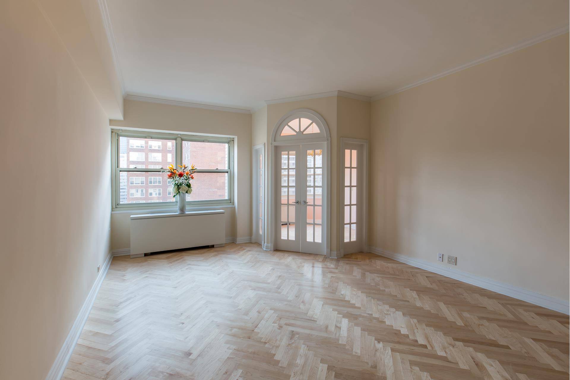 CLOSET LOVERS DREAM ! Extremely Motivated Seller in a Top Location !