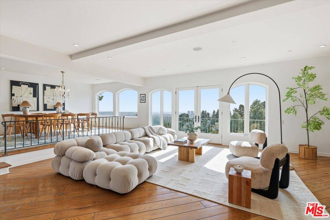 1284   Lago Vista Dr 4BR Beverly Hills Post Office | B.H.P.O. La