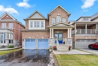 Stunning 4 Bed, 5 Bath Brick Home in Beautiful Niagara on the Lake !