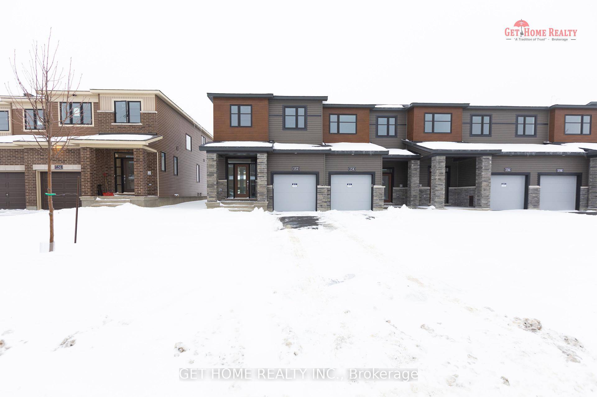 This brand new never lived in 3 bedroom, 3 bathroom end unit town house located at Ottawa is for lease.