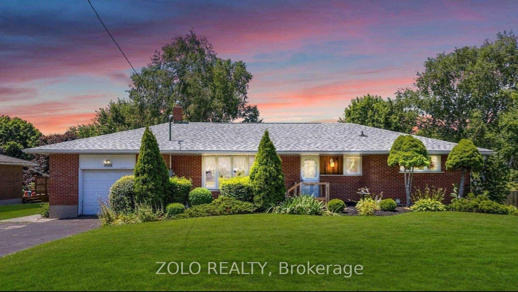 Gorgeous 3 2 bedroom all Brick Bungalow on Large 3 4 acre ravine lot backing Oshawa Creek.