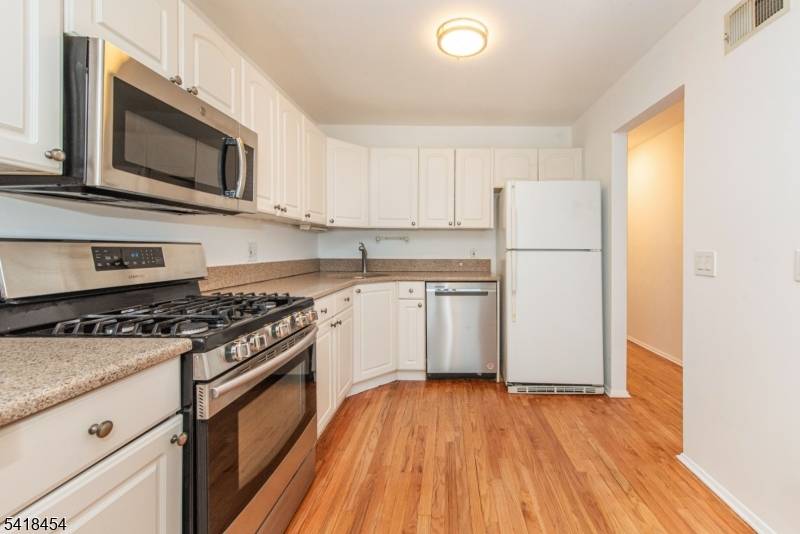 Quiet streets. Top tier schools.