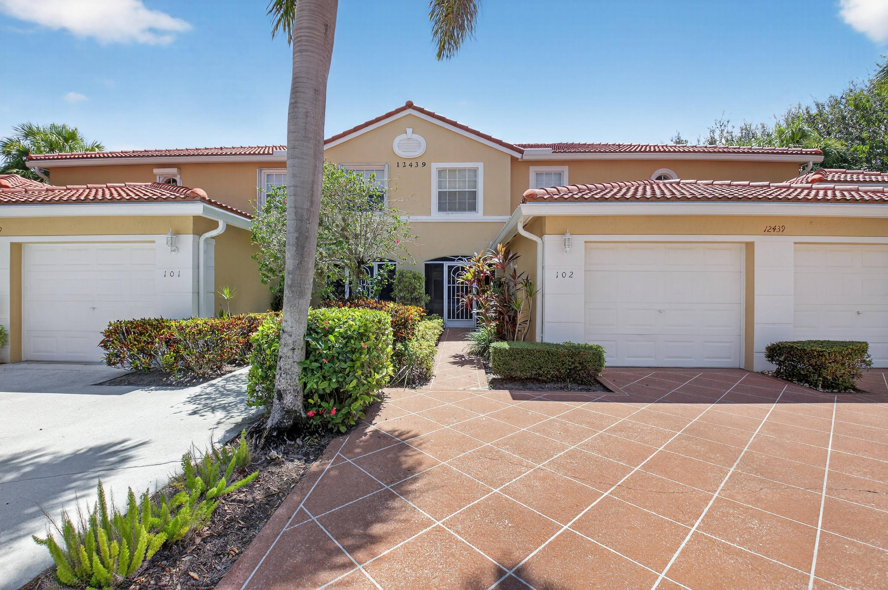 Lovely updated ground floor condo.