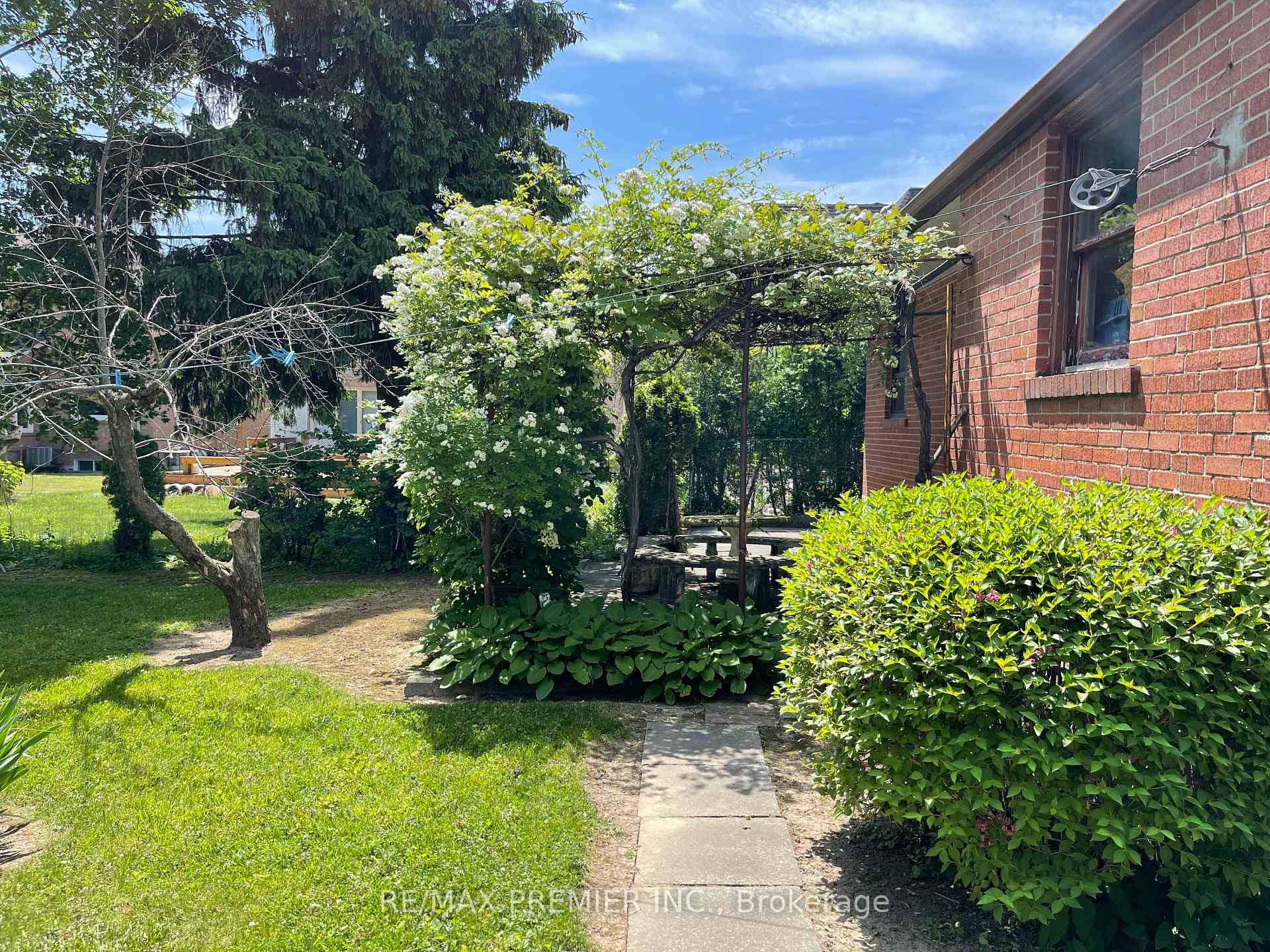 Incredible opportunity for First Time Buyers, Renovators, Builders amp ; Savvy Investors !