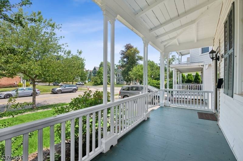 Welcome to this beautifully updated 3 bedroom, 1.