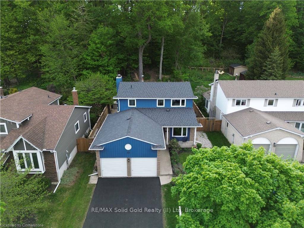 Enjoy nature right in your own backyard with this beautifully maintained home on a 50x170 ft lot, backing onto protected forest !