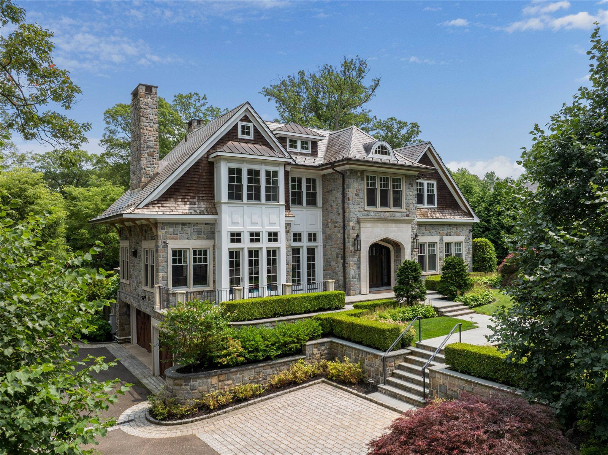 Nestled in the prestigious Village of Roslyn Estates and zoned for the highly regarded Roslyn Central School District, this extraordinary opulent residence is a true architectural masterpiece, offering an unparalleled ...