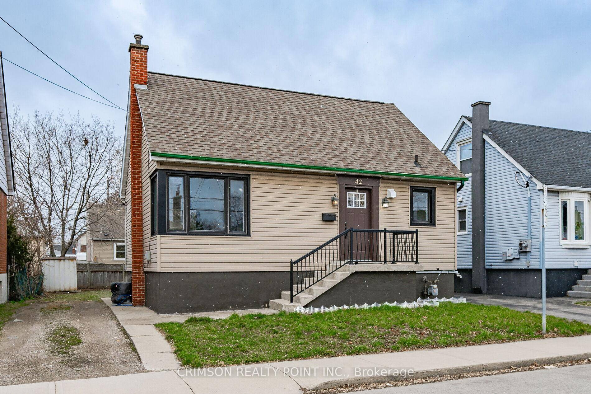 Welcome to this well maintained 3 1 bedrooms located in a desirable location in Hamilton Mountain.