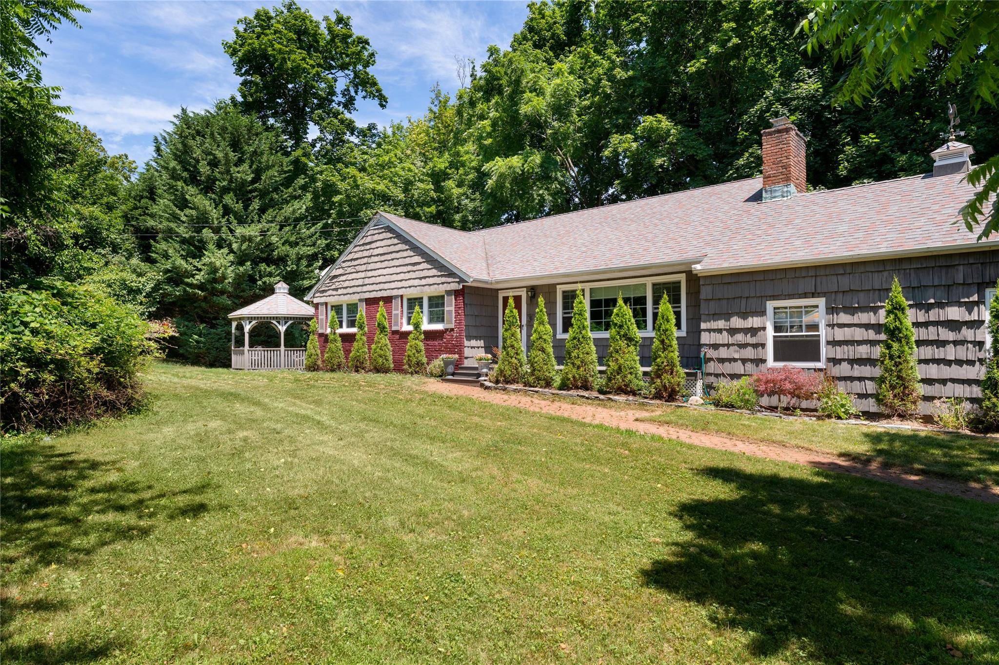 Welcome to this spacious and versatile 3 bedroom ranch, ideally located North of 25A, just minutes from the Stony Brook University amp ; train station perfect for commuters, students staff ...