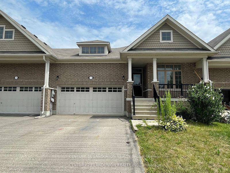 A Must See ! This Beautiful Townhouse Bungalow Comes With Almost Everything Someone Would Look For In This Style Of Home.