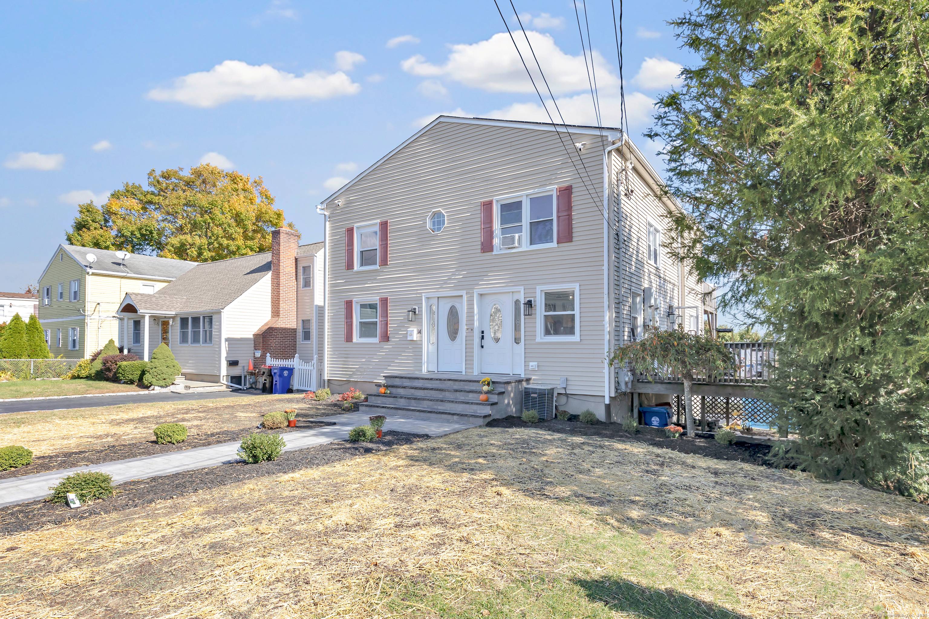 Welcome to this beautifully remodeled first floor unit in a charming multi family home, ideally located just steps from Norwalk Hospital, SoNo's vibrant restaurants and shops, and the train station ...