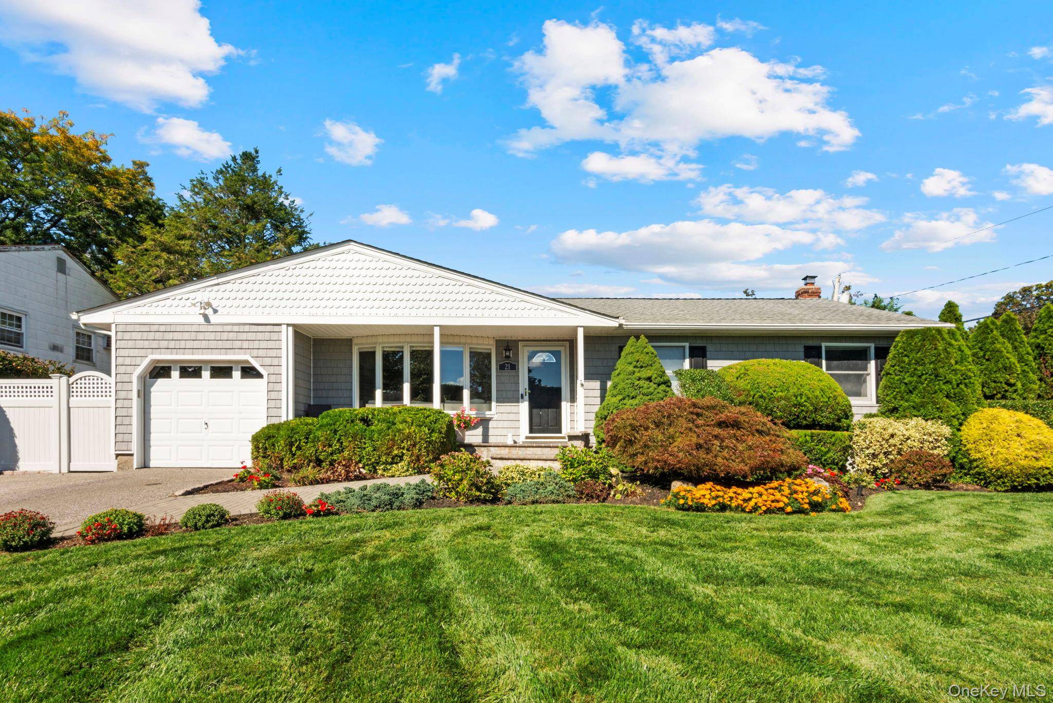 This Truly Diamond Ranch Features An Updated Eik W Ss Appliances, Updated Baths, Dr W Tray Ceiling, Hw Flrs, Moldings Throughout, Fin Basement, Vinyl Shakes, PVC Fencing, Large Paver Patio, ...