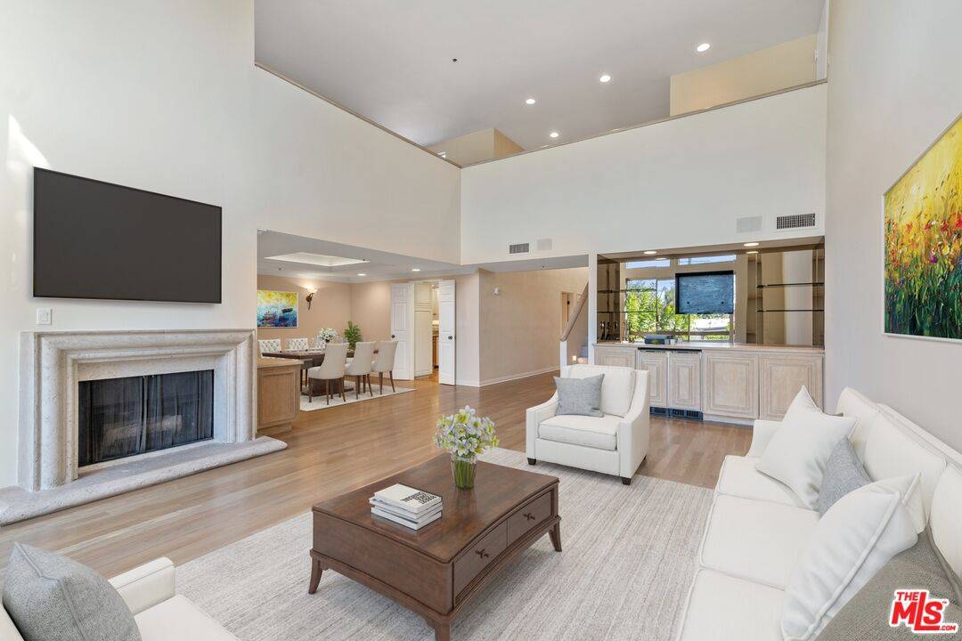 410  S Barrington Ave 3BR Brentwood La