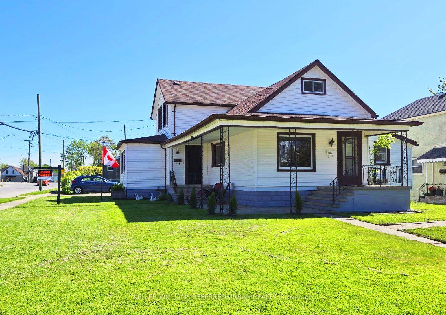 CASH FLOWING LEGAL DUPLEX WITH GARAGE, UPGRADES amp ; PRIME LOCATION !