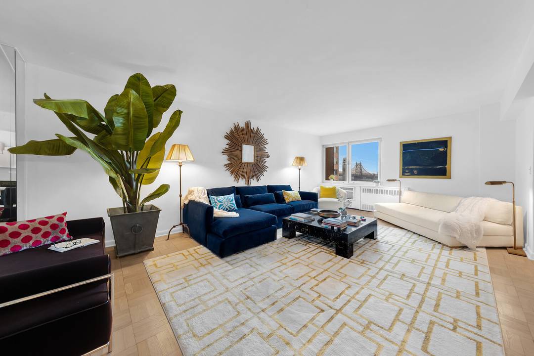Stunning East River View One Bedroom Co op at 25 Sutton Place South 16L Experience quintessential Sutton Place living in this beautiful high floor residence boasting sun soaked East River ...