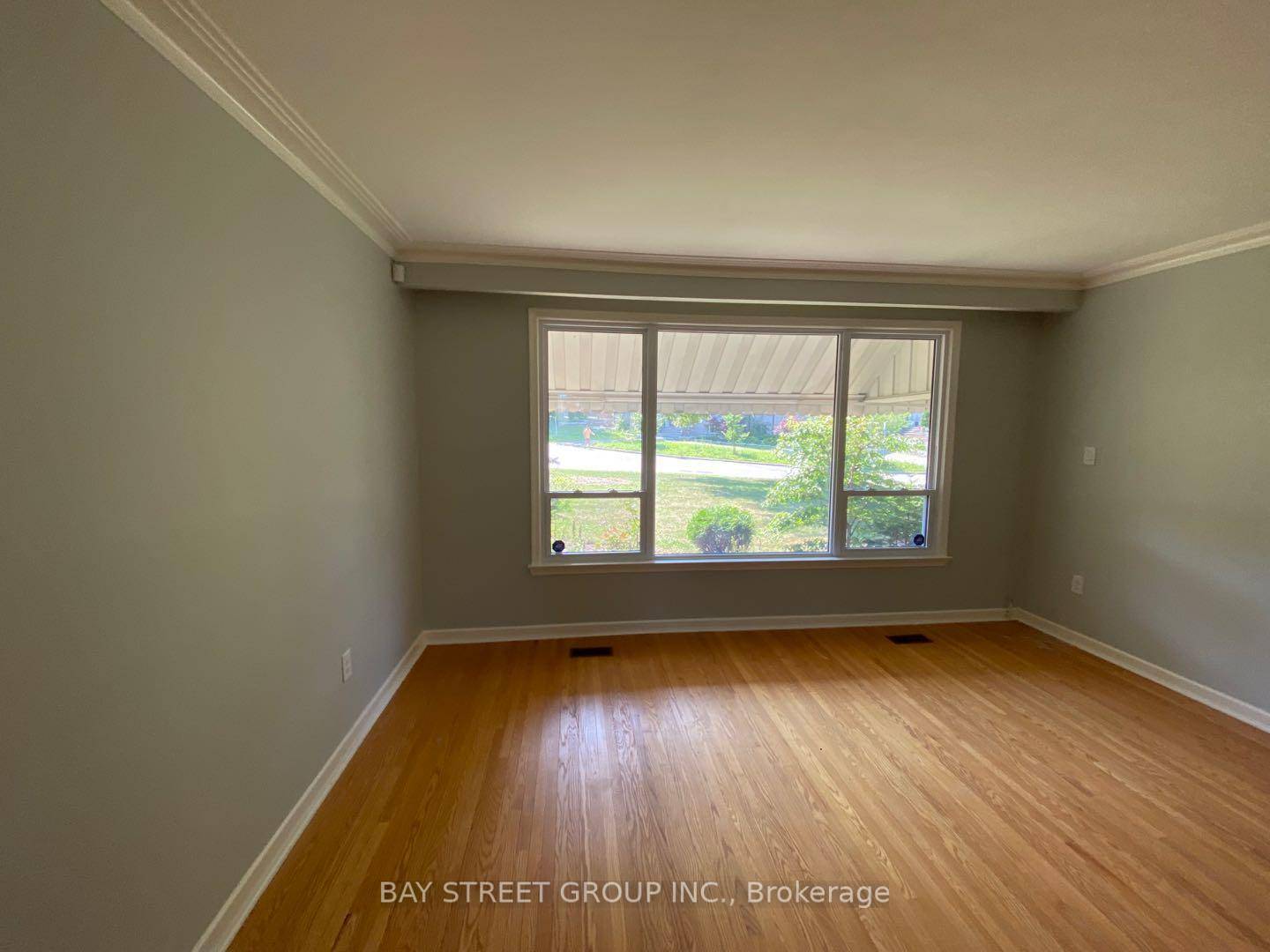 Truly impressive ! This beautifully maintained, spacious, and serene detached bungalow is located in the prestigious Newtonbrook East neighborhood.