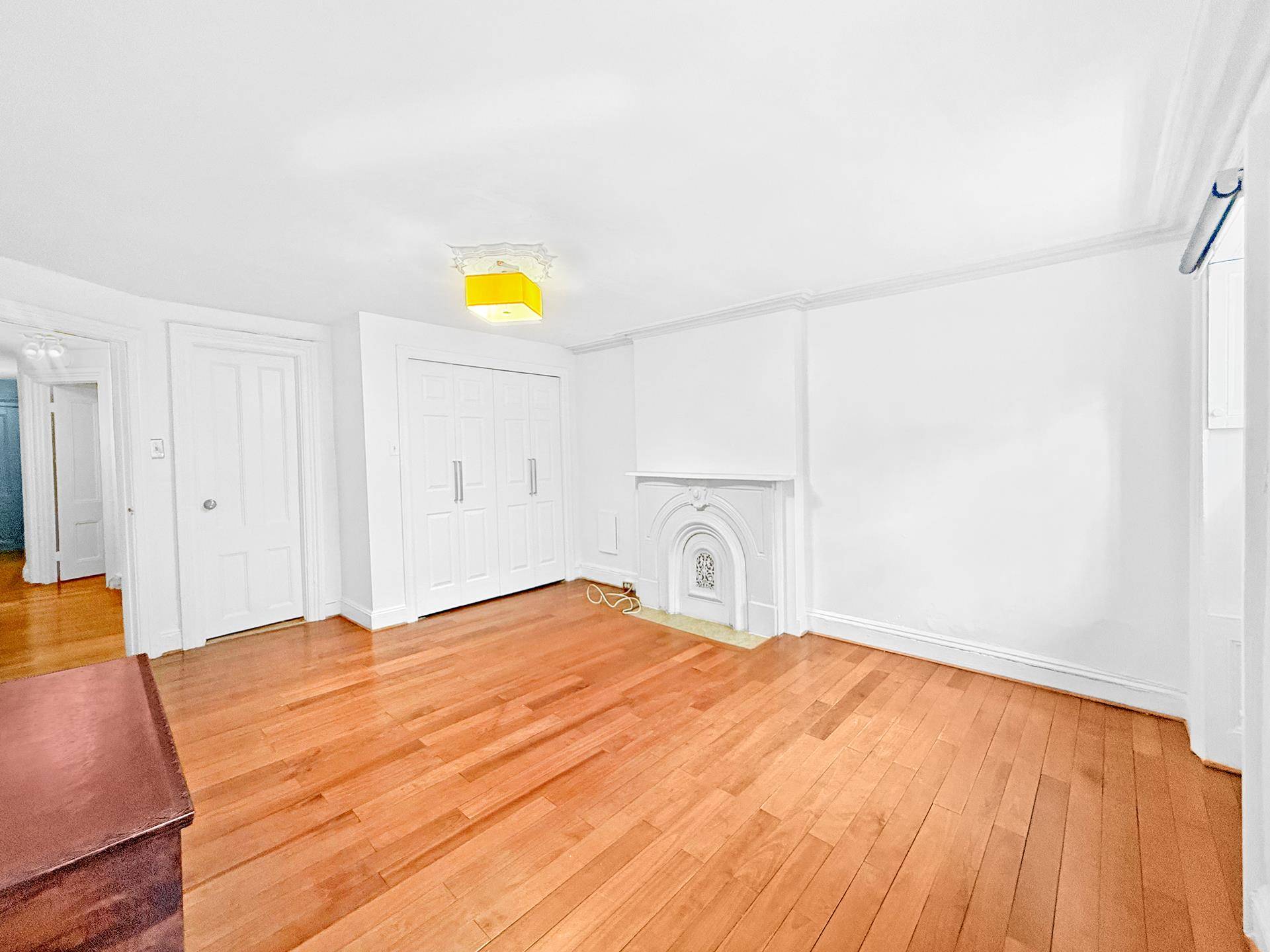 Make this 1 Bed 1 Bath your new home in Clinton Hill !
