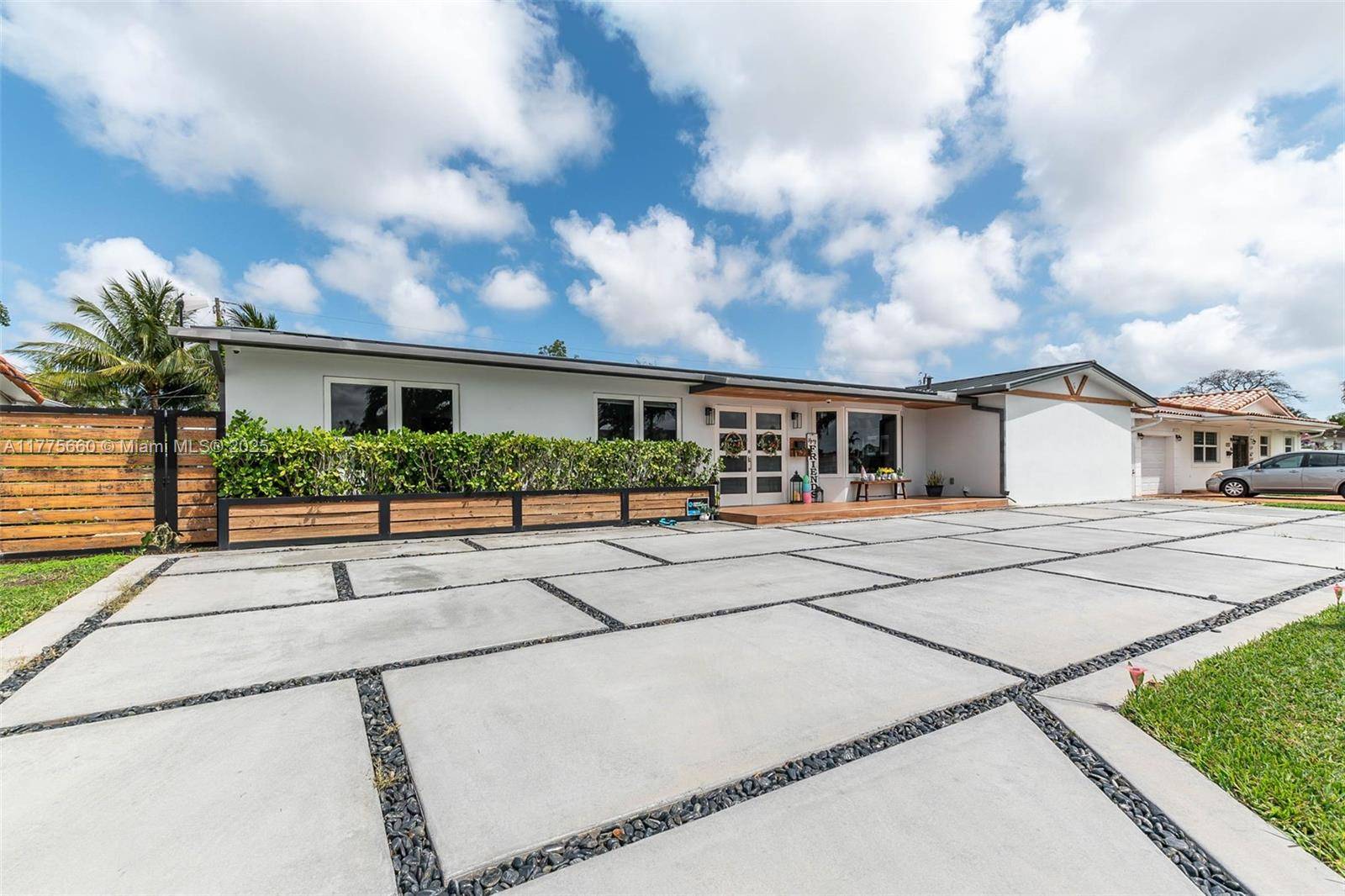 Loladero Estates gem ! Spacious 2, 684 SF main home plus permitted detached 1Bed 1 full bath guest house with 682 SF and a wet bar with a refrigerator ideal ...