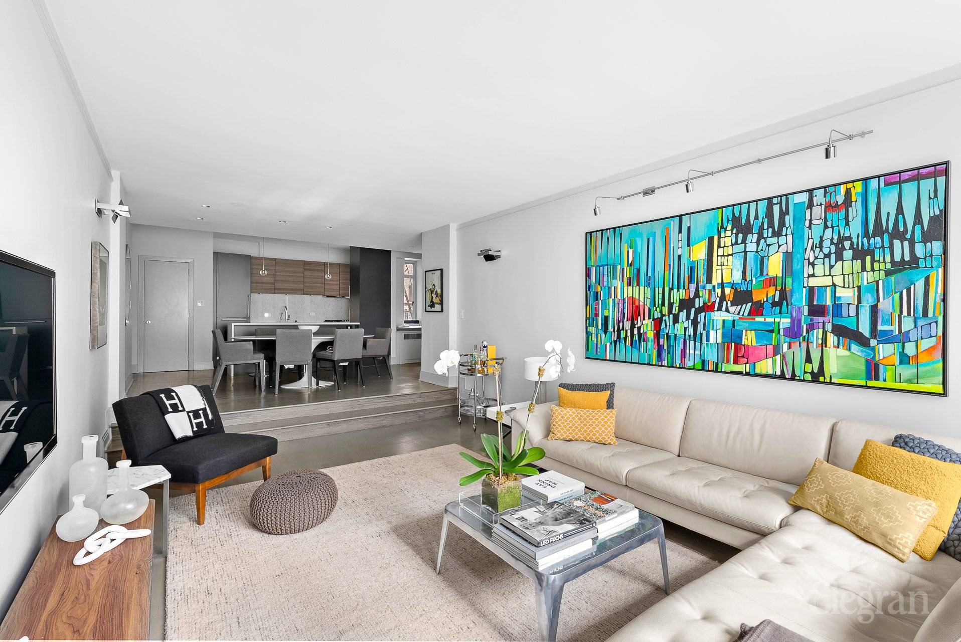 Stunning Oversized South facing huge one bedroom approx 940 sqft in the sought after Chelsea Warren on West 20th St for which the building entrance is known for its geometric ...