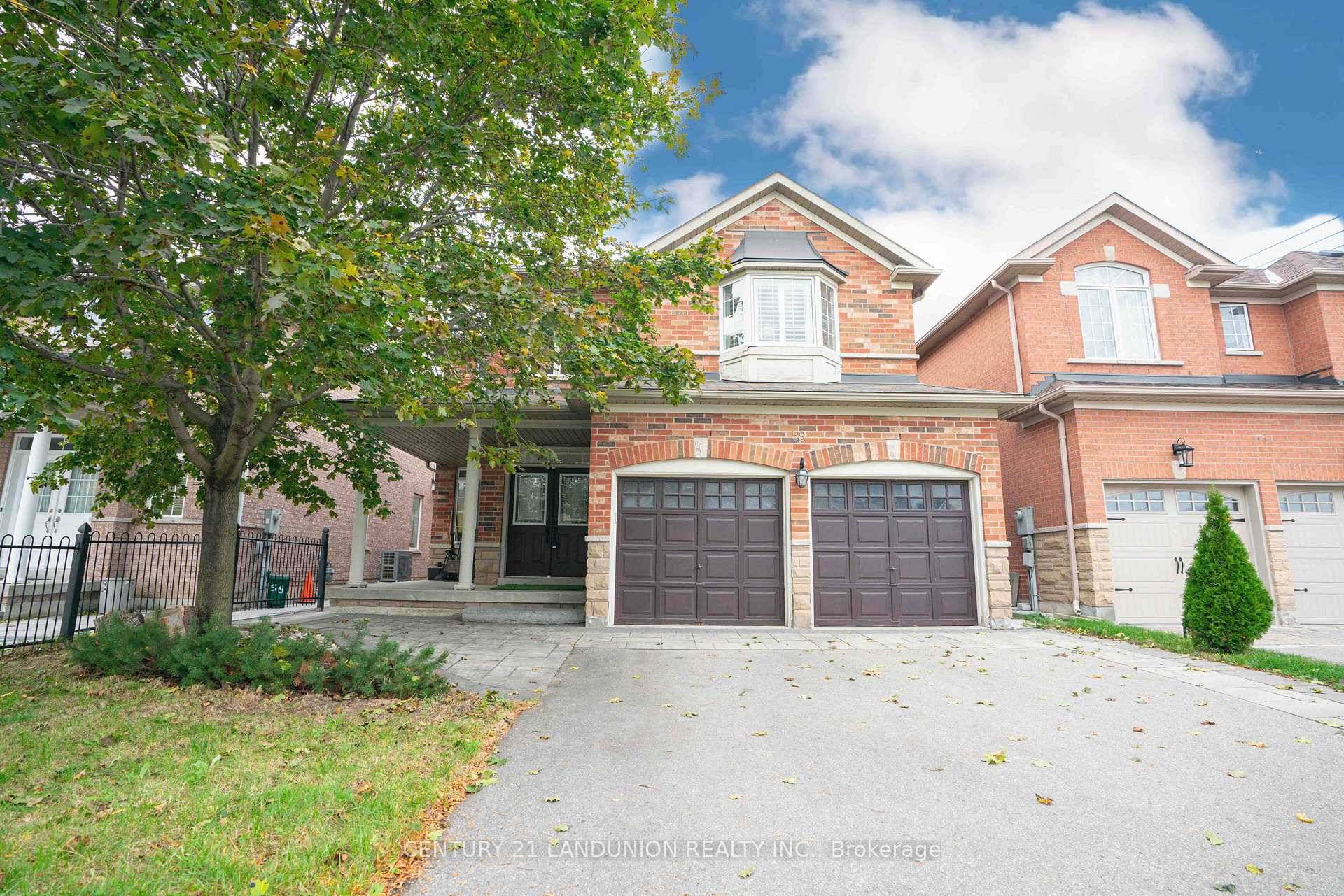 A Beautifil Detached 4 Bed, 4 Bath and 2 Garage Model Home Located in the Top Ranked School Zone !