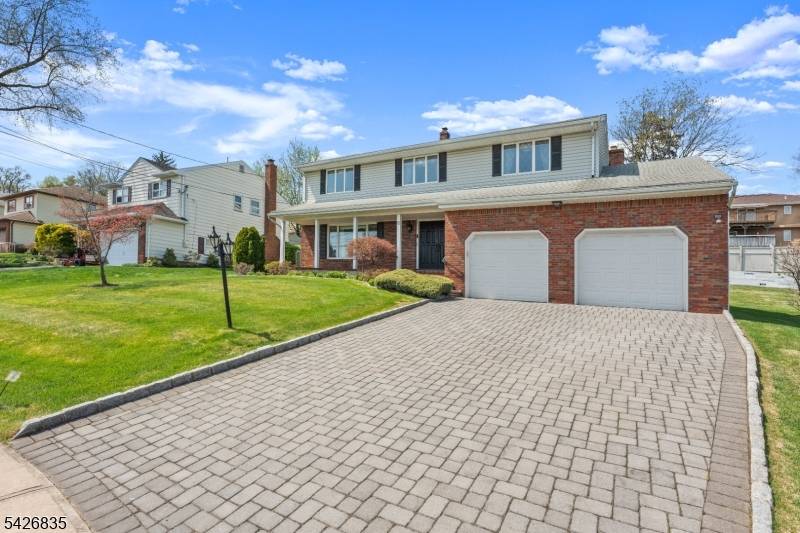 Welcome to this stunning 5 bedroom, 2.