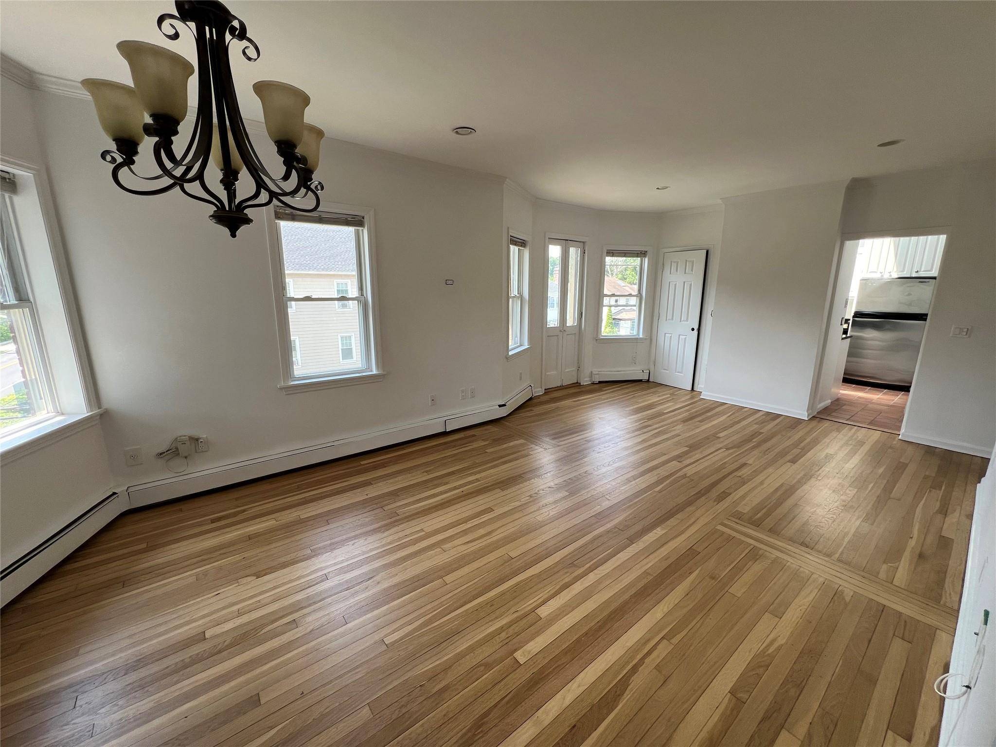 Spacious 2 bedroom apartment in the heart of Rye !