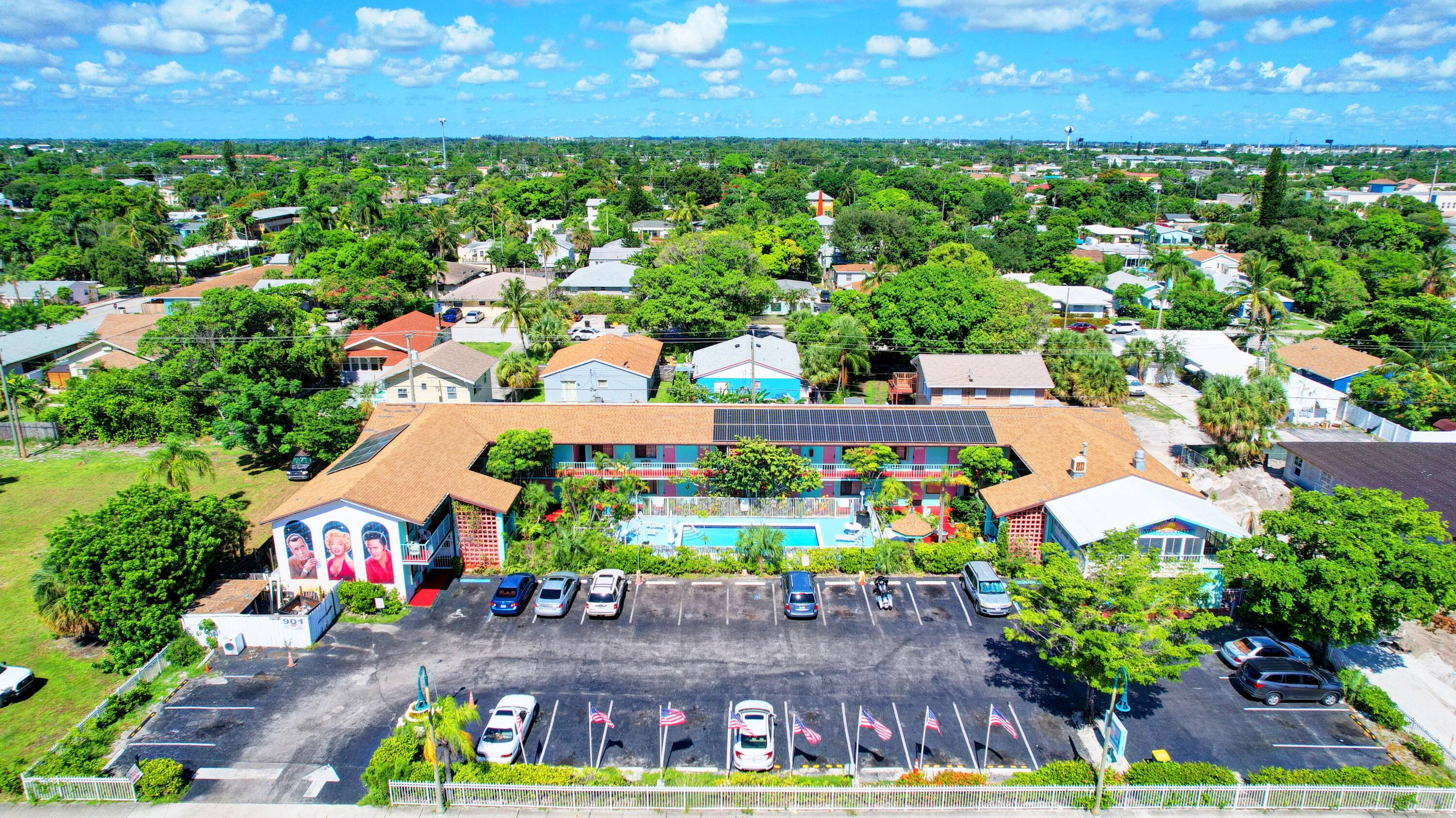Thriving Lake Worth, Florida Motel for Sale Your Dream Investment Opportunity !