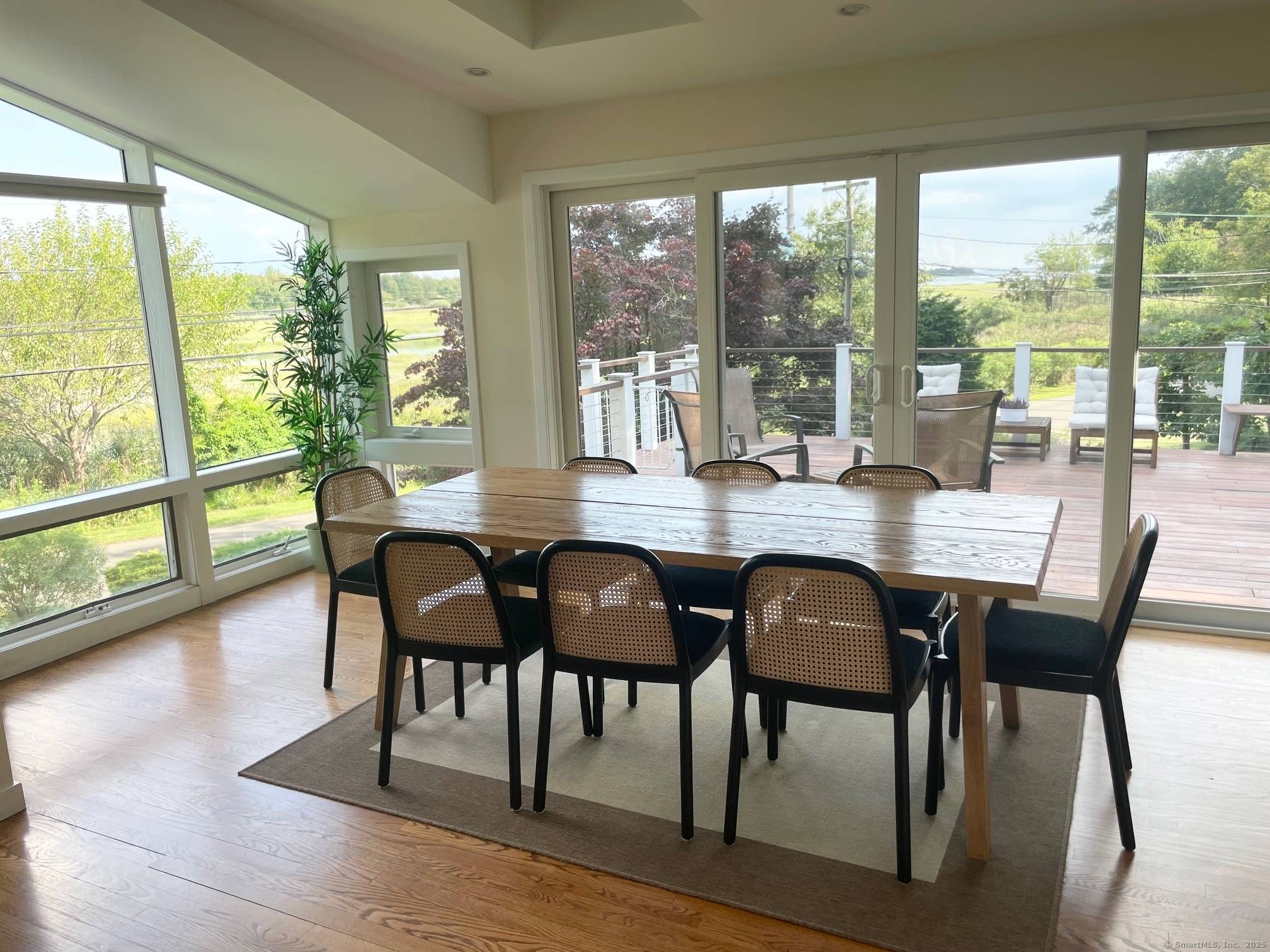 SHORT TERM FURNISHED RENTAL IN WONDERFUL WATERFRONT COMMUNITY !