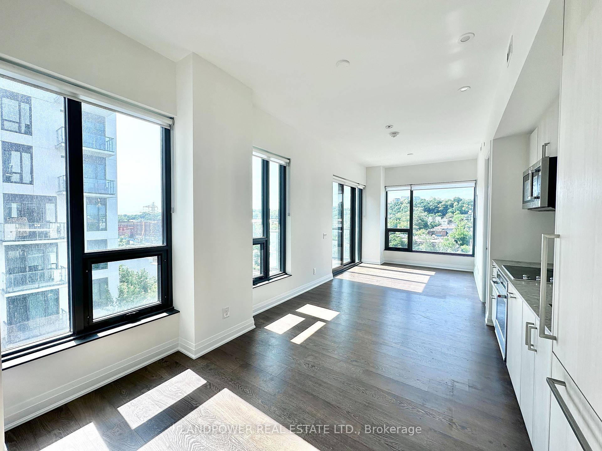 Welcome to the ultra luxury boutique condo Bianca by Tridel, nestled in the prestigious Annex community.