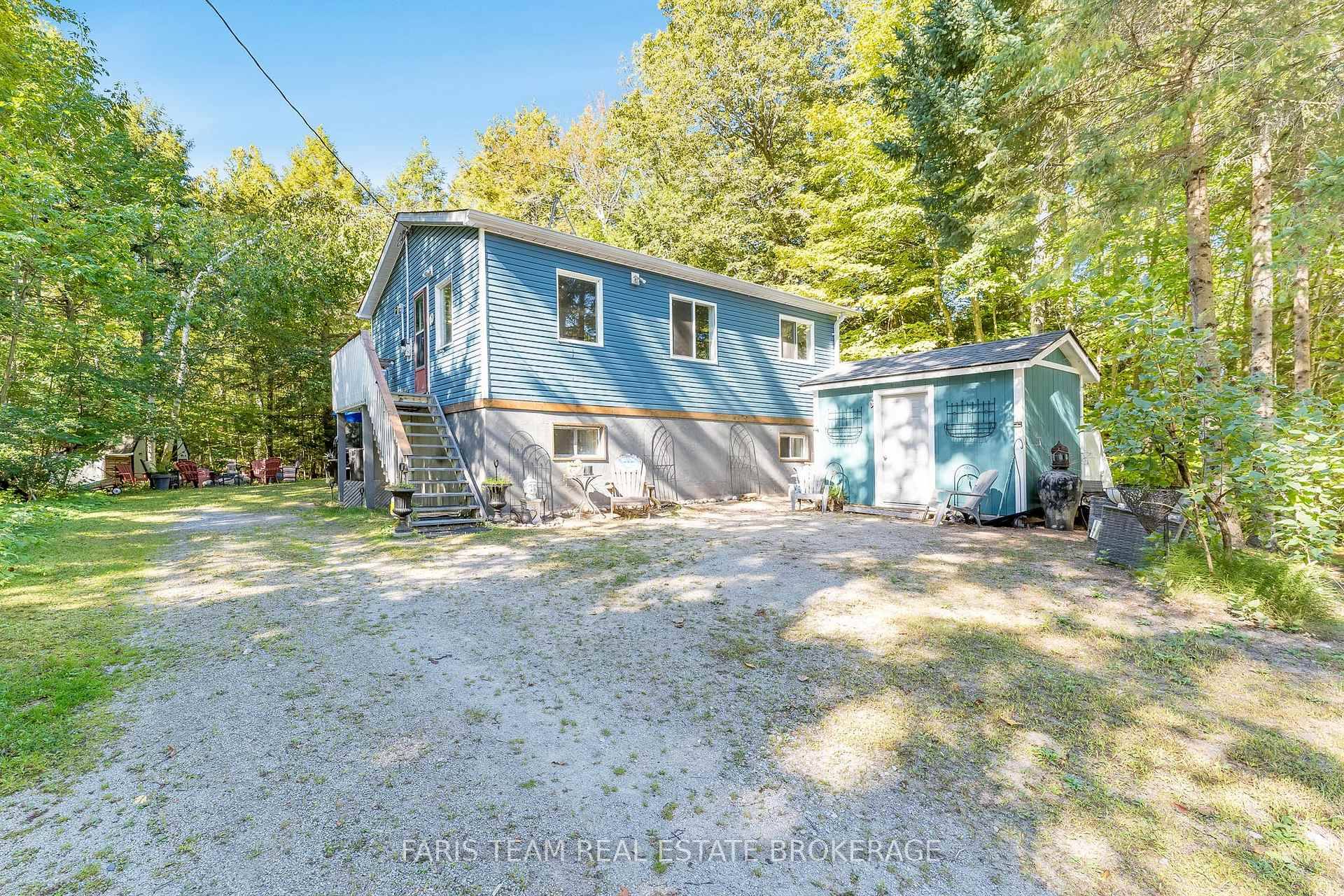Top 5 Reasons You Will Love This Home 1 Experience exclusive access to the sparkling shores of Georgian Bay, where morning strolls, breathtaking sunsets, and the relaxed rhythm of lakeside ...