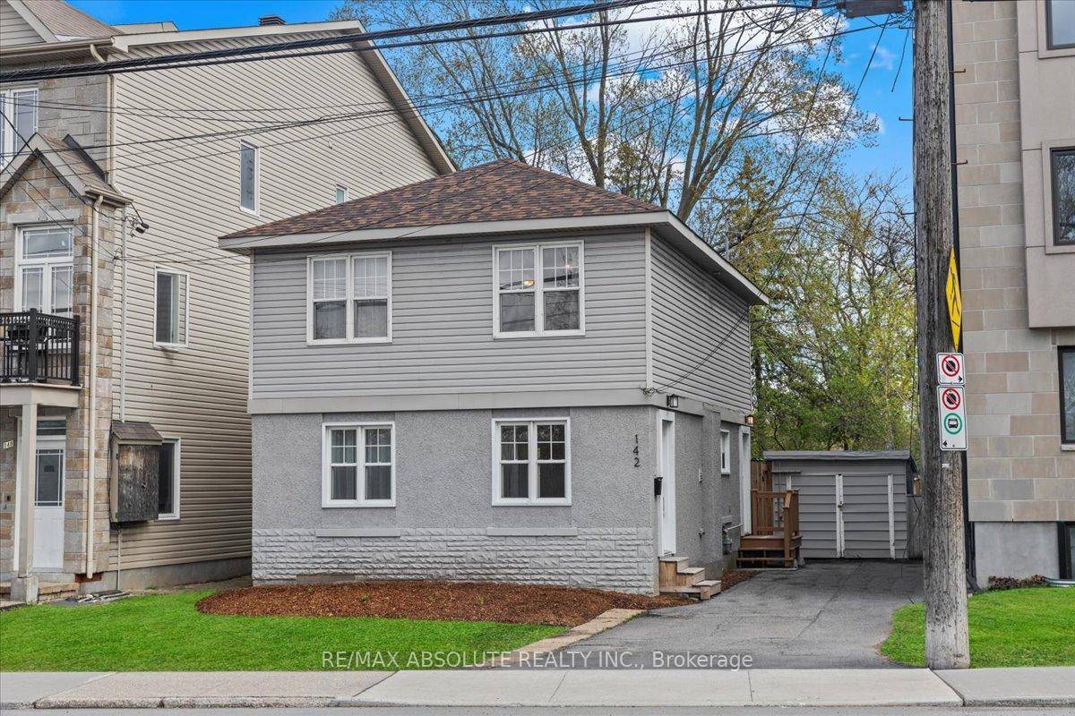 NO rear neighbours ! This home backs onto beautiful Springhurst Park that fronts onto the Rideau River !