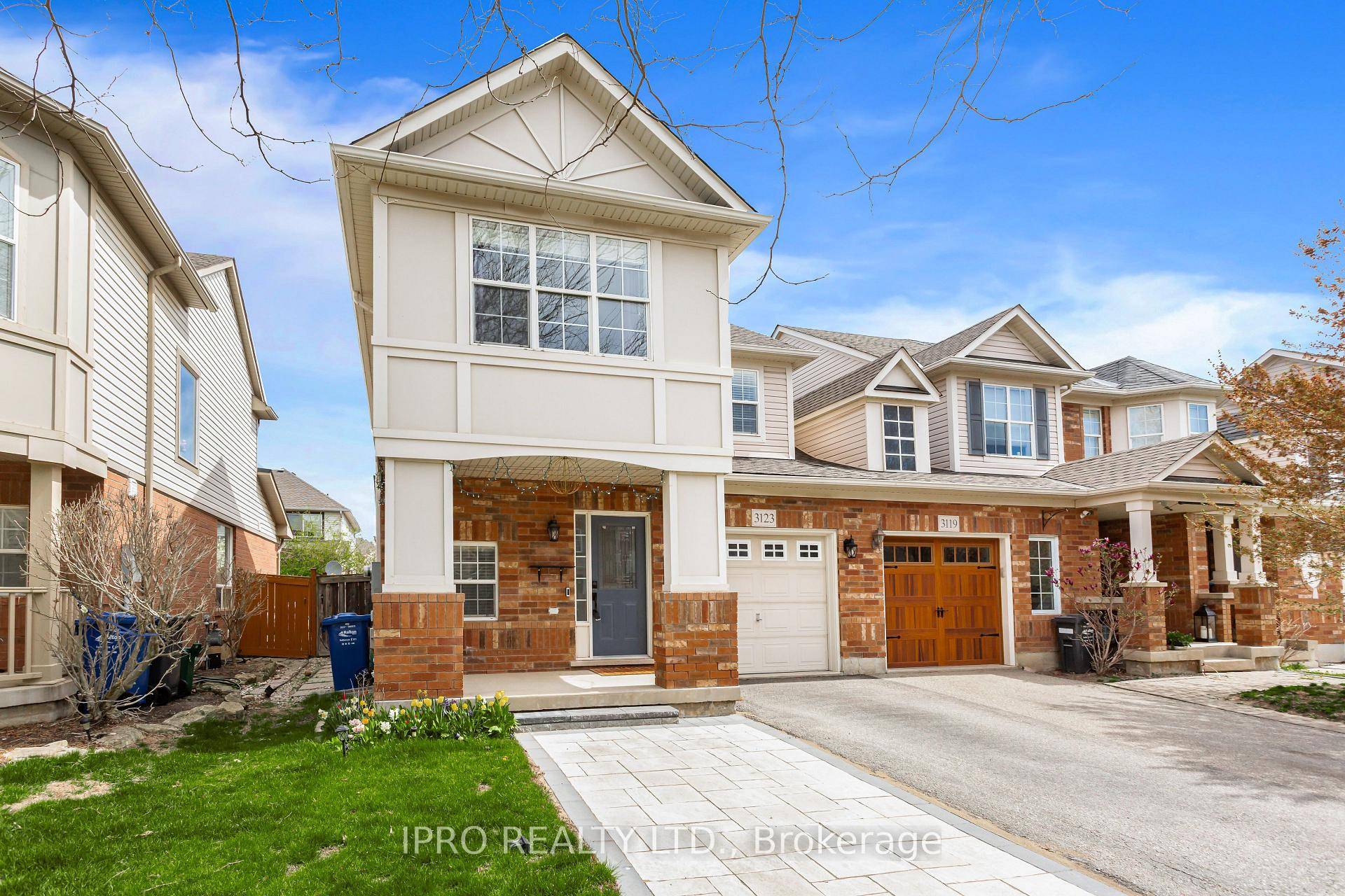 Welcome to Your Ideal Family Home in Alton Village !