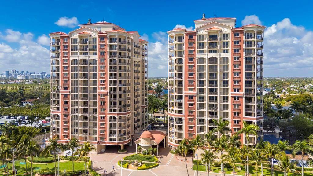Rarely available 1 1. Beautiful Fort Lauderdale, beach condo conveniently located near destination shops and dinning.