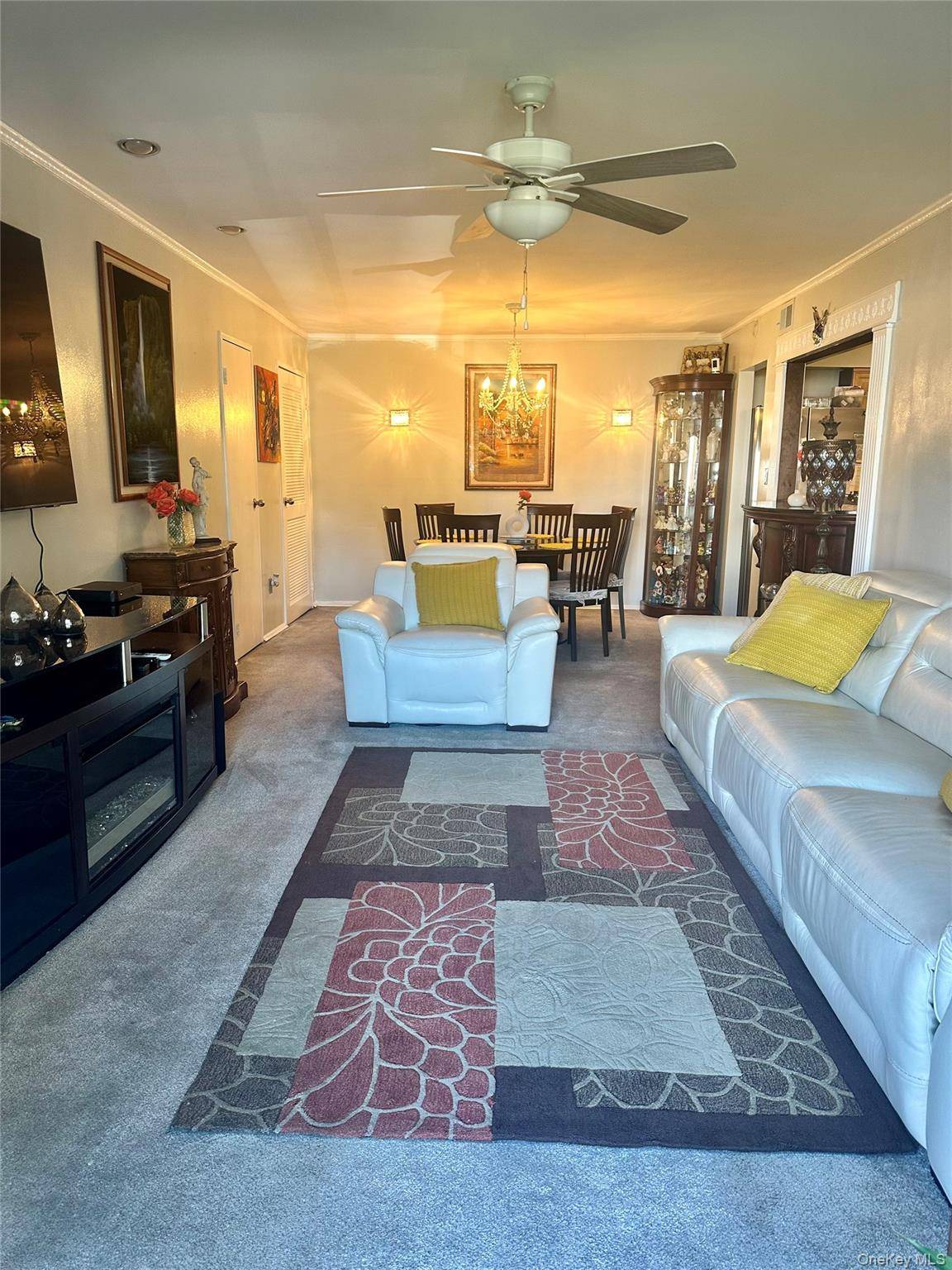 Welcome to the Villas where beauty and comfort become one take a load off and enjoy what this condo has to offer.