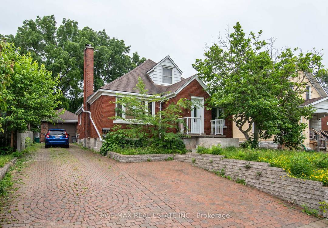 Exceptional opportunity to own a legal triplex generating 7, 000 in monthly rental income !