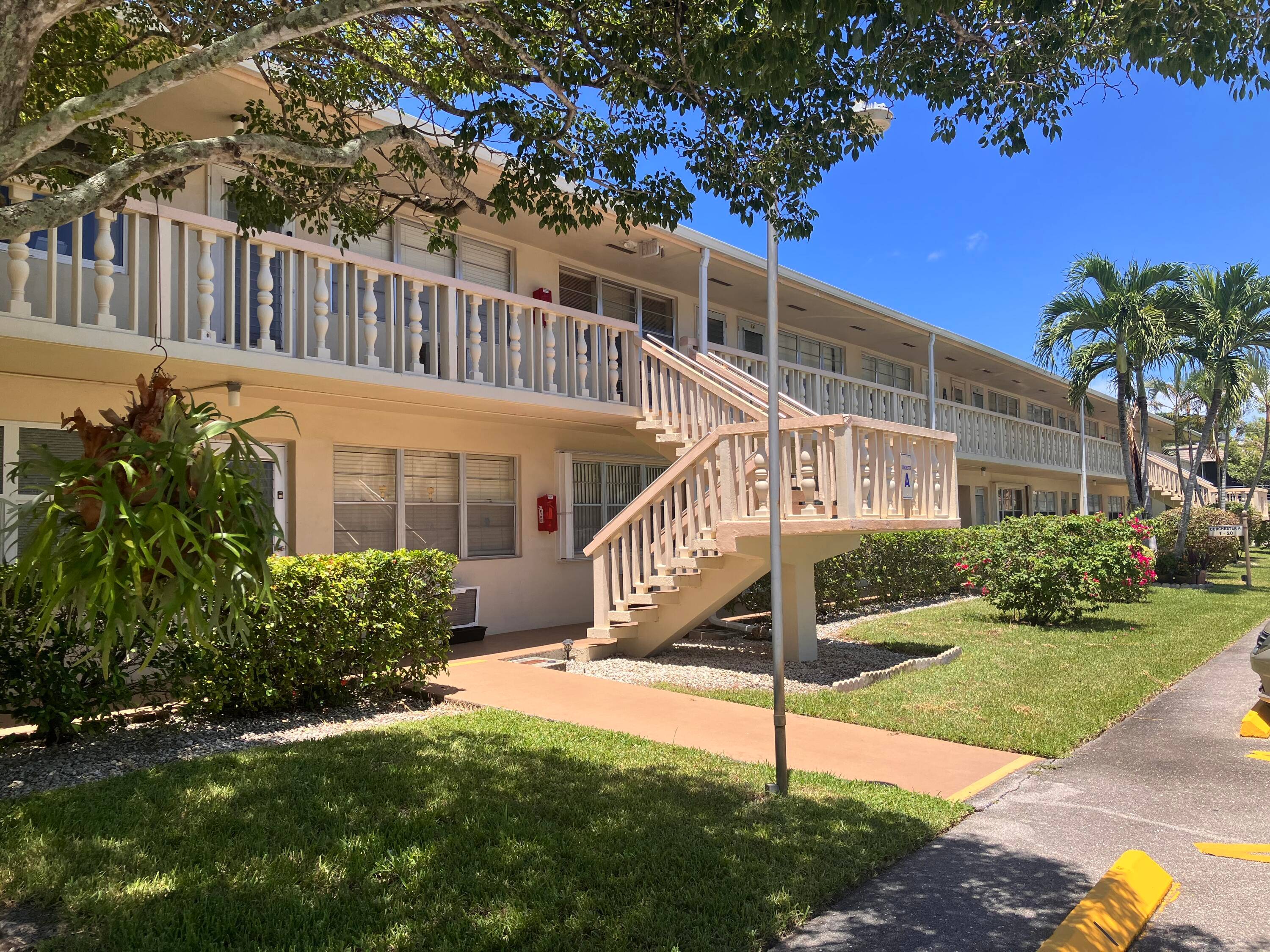 Great location for a 1 1 downstairs unit.