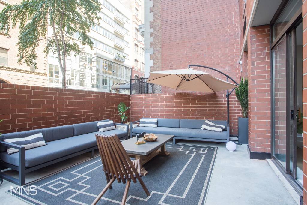 Beautiful One Bed with Private Terrace in Prime Chelsea Available Now !