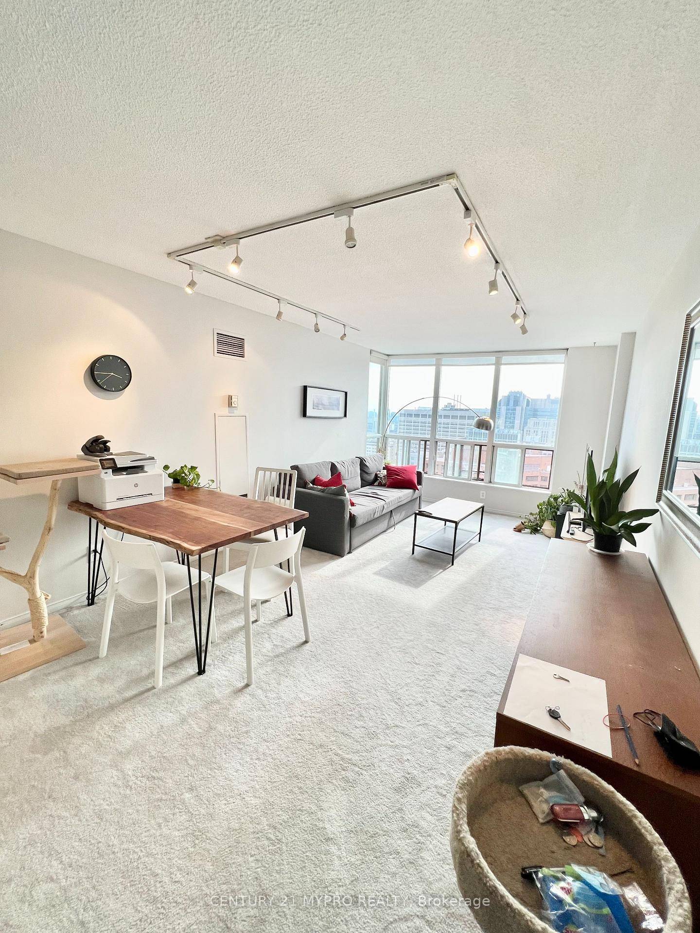 Live in this Bright amp ; Spacious 2 Bedrooms, 2 Full Baths 1000 sqft Unit with Unobstructed SouthWest View in Every Room.