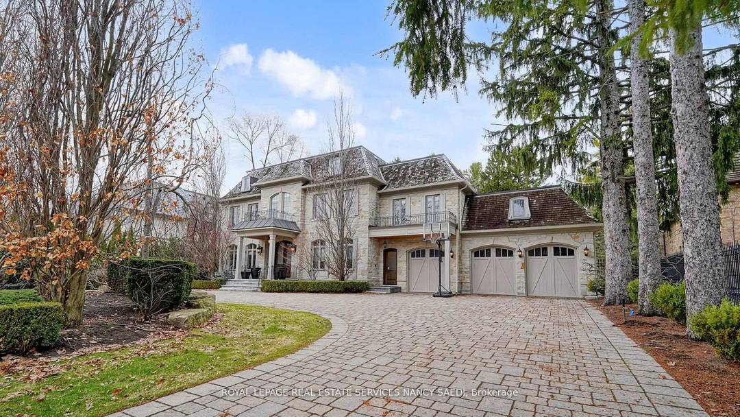 Welcome To This Prestigious Executive Residence In The Heart Of York Mills, Offering A Rare Opportunity To Own A Stunning Luxury Home On One Of The Area's Most Sought After ...