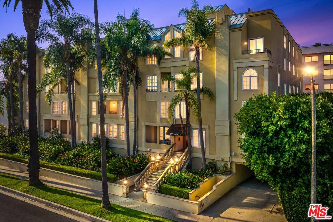 433  N Doheny Dr 2BR Beverly Hills Post Office | B.H.P.O. La