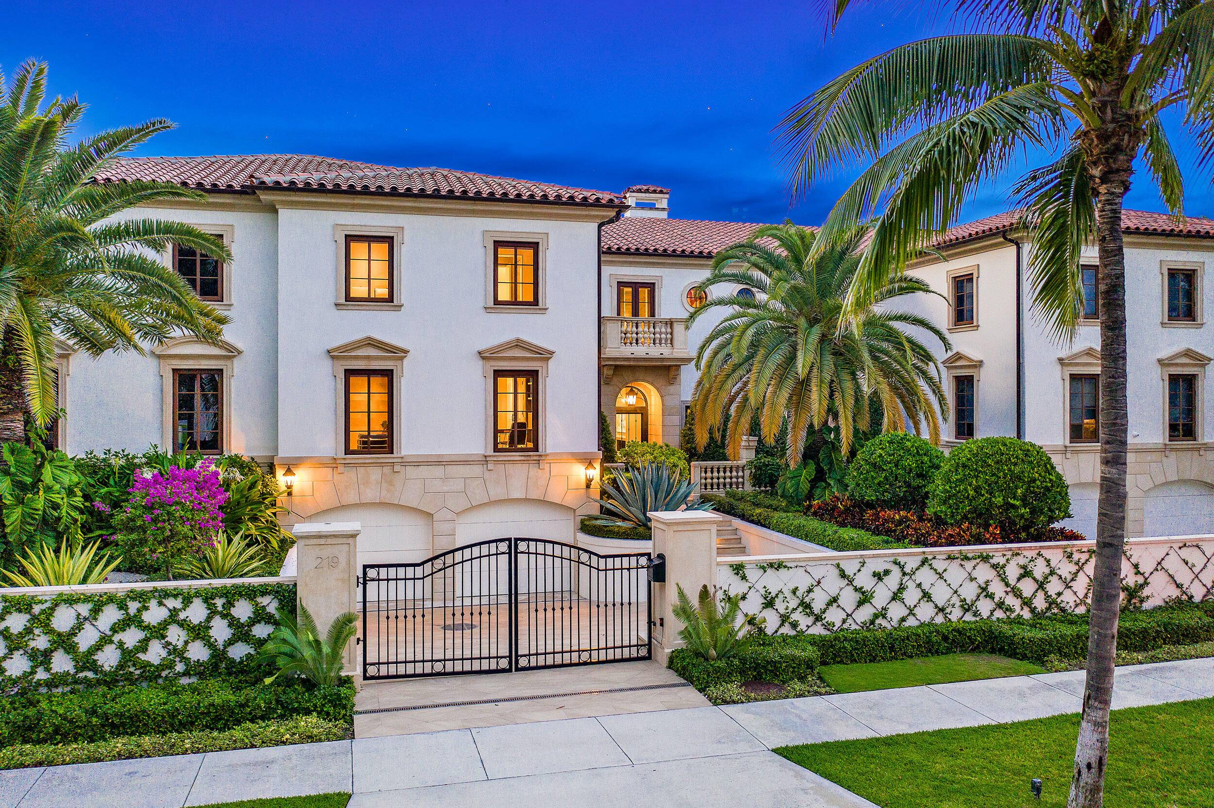 New designer furnished townhome at Palazzo Villas.