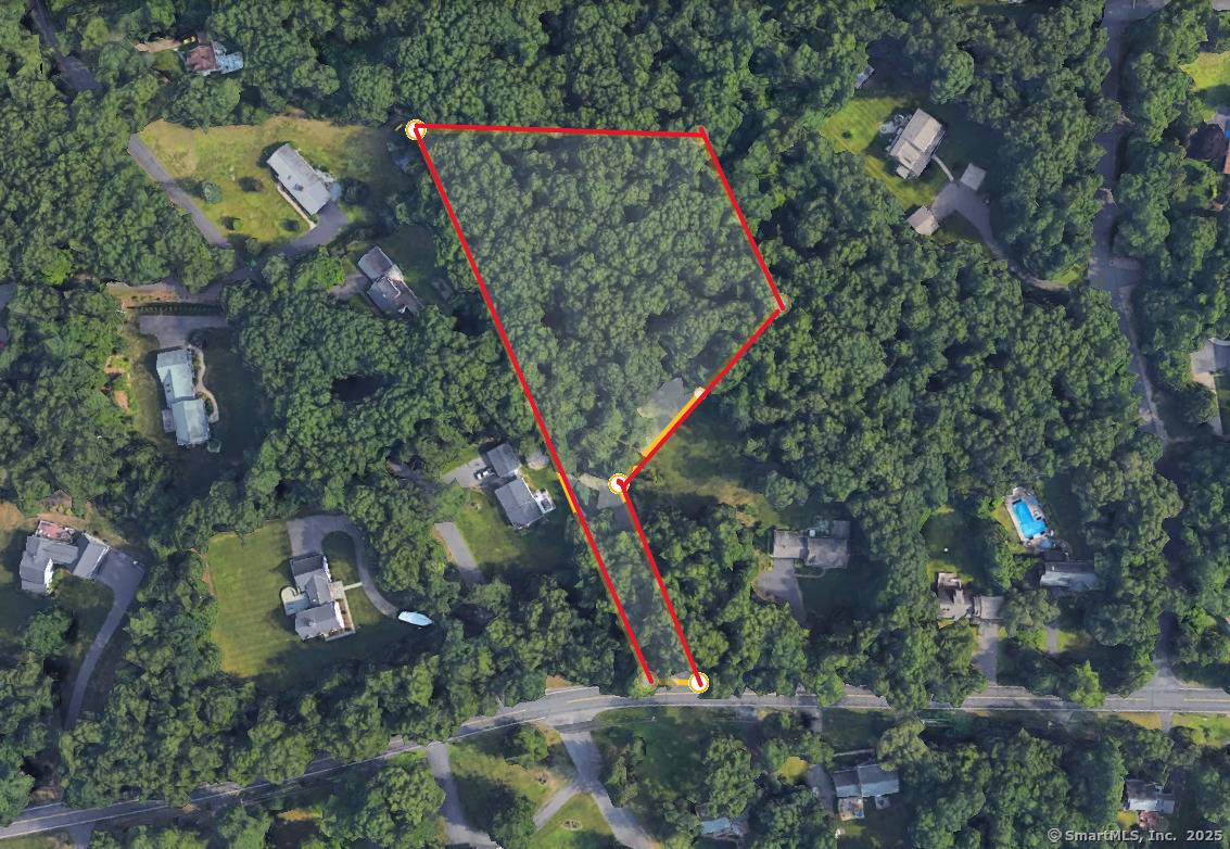 Your Dream Home Awaits in the Heart of Avon, CT !