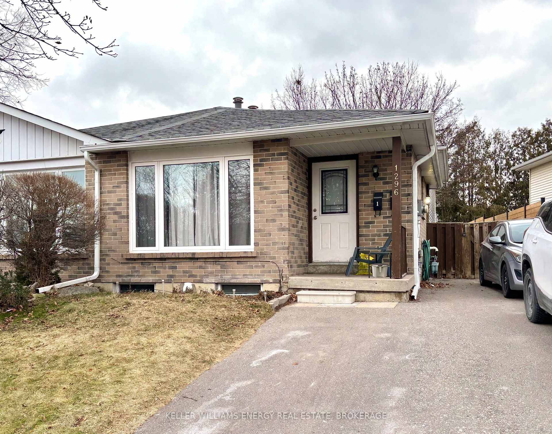 Bright and modern 2 bedroom main floor unit available for lease.