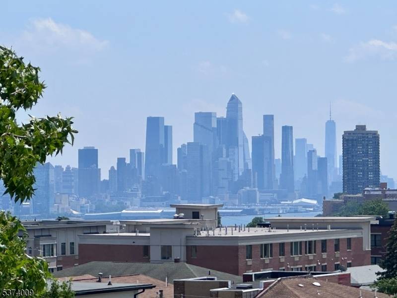 Welcome to 248 and 250 Morningside Avenue !