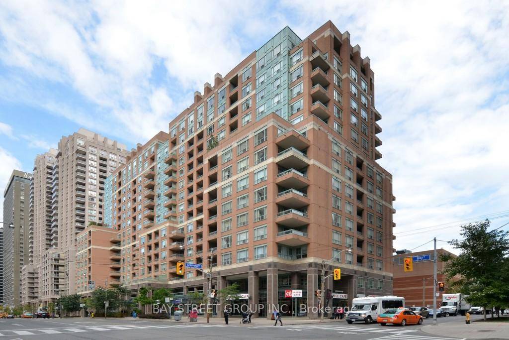 The Opera Place 1 ! Excellent One Bedroom For Approx.